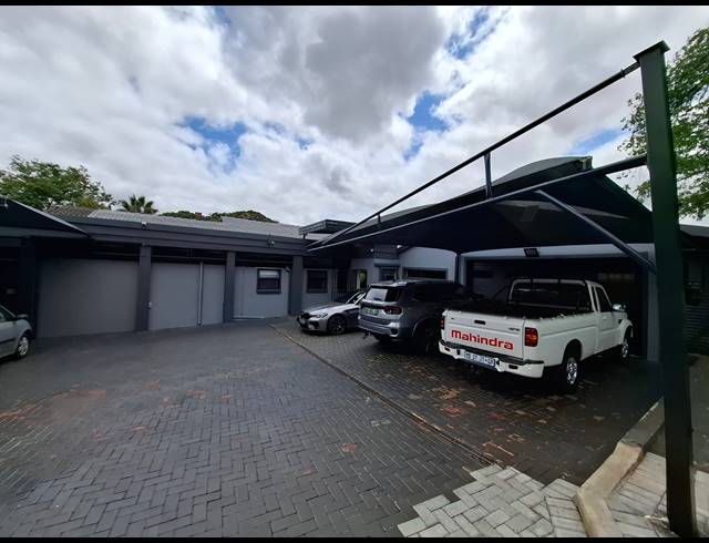 4 BEDROOM HOUSE FOR SALE IN SAFARI GARDENS